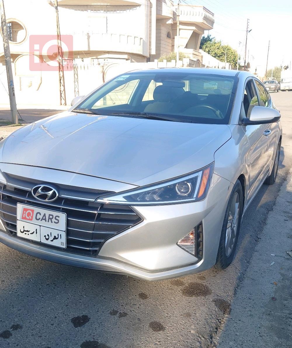 هیۆندای ئەلەنترا